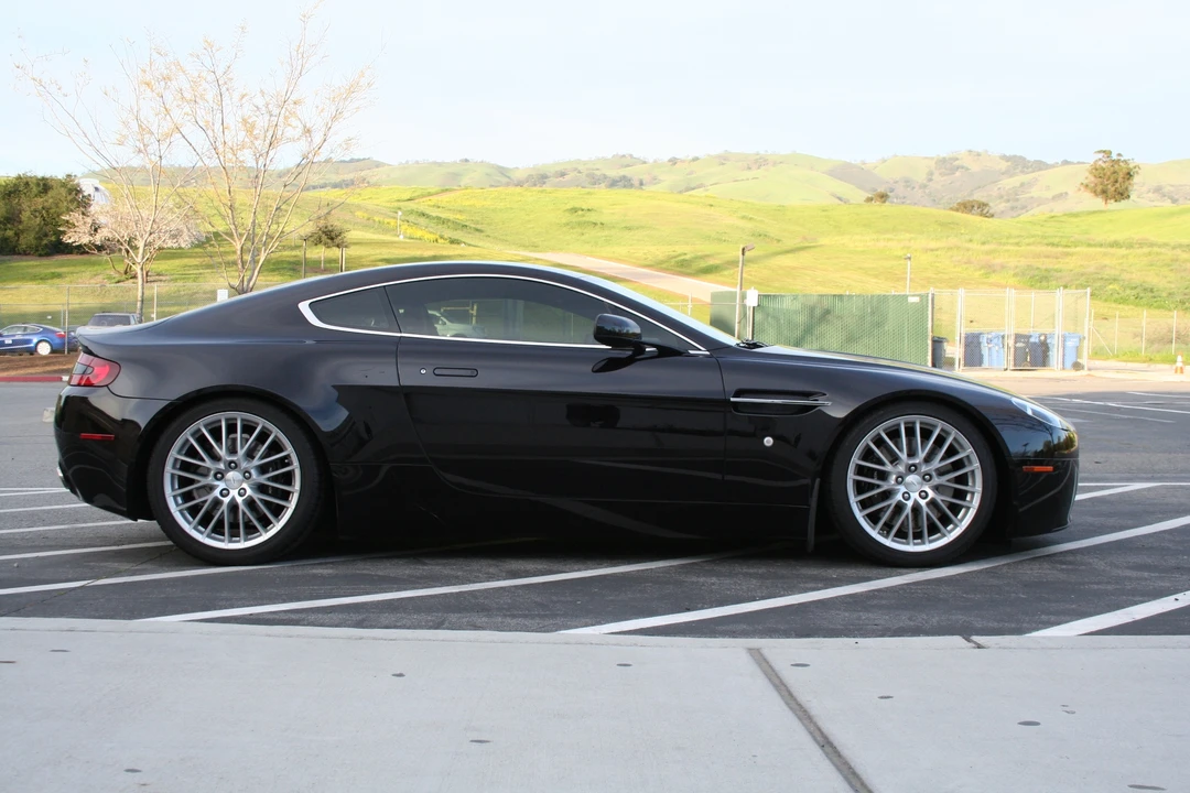 2009 Aston Martin V8 Vantage (2006-2017) - Image 4 of 31