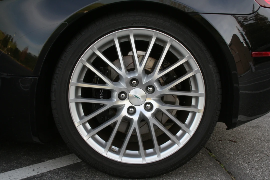 2009 Aston Martin V8 Vantage (2006-2017) - Image 16 of 31