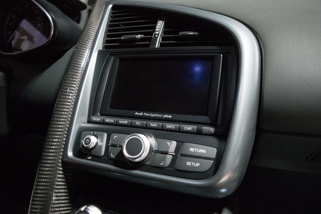 2010 Audi 42 R8 - Image 12 of 31