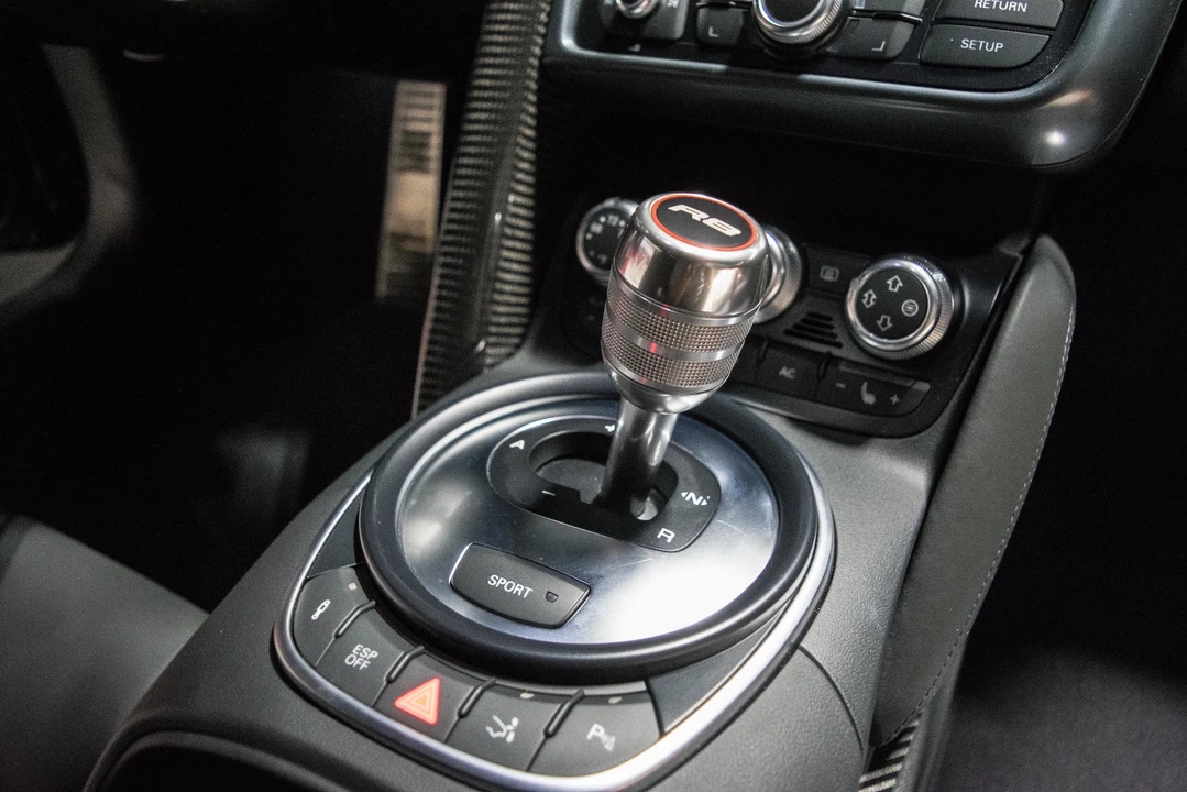2010 Audi 42 R8 - Image 13 of 31