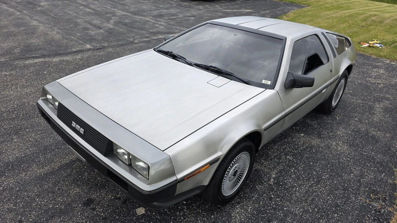 1981 DeLorean DMC-12 - Image 2 of 31