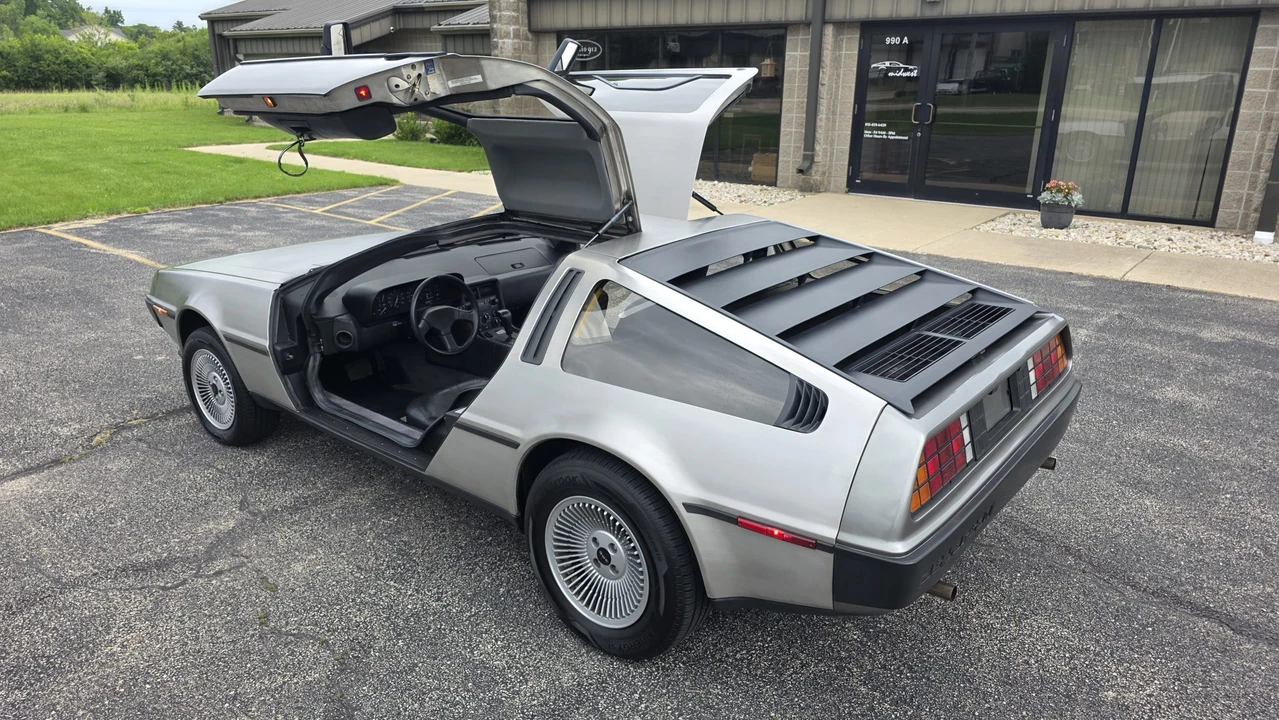 1981 DeLorean DMC-12 - Image 31 of 31