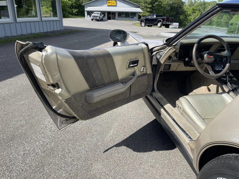 1982 Chevrolet Corvette C3 - Image 26 of 31