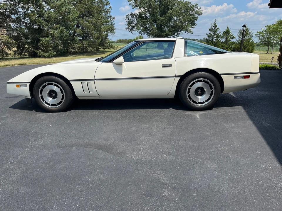 1984 Chevrolet Corvette C4 - Image 8 of 31