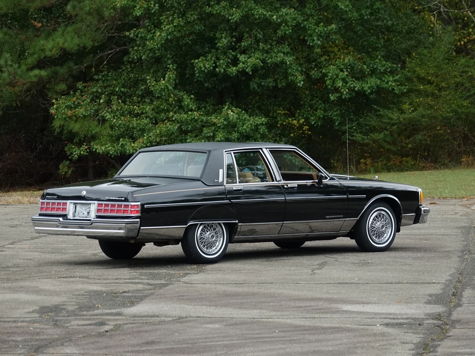 1985 Pontiac Parisienne - Image 10 of 31