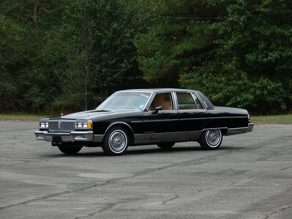 1985 Pontiac Parisienne - Image 2 of 31