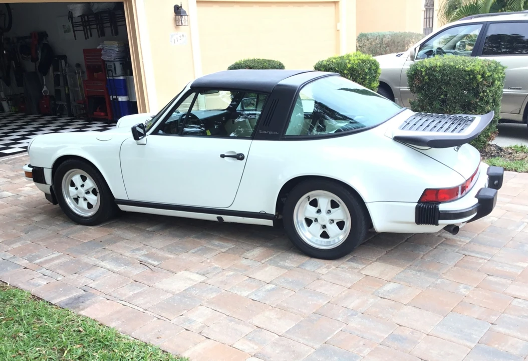 1986 Porsche 911 Carrera 3.2 - Image 13 of 31