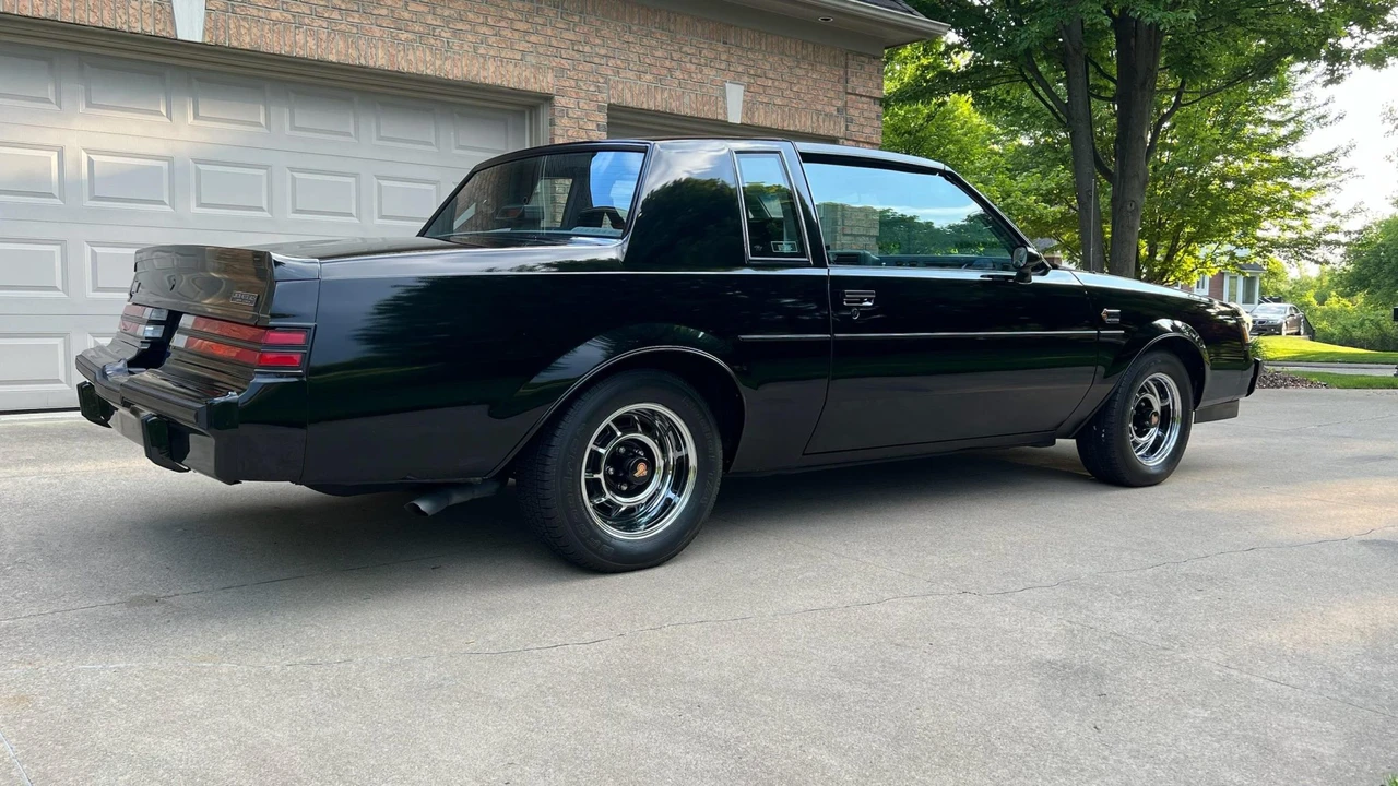 1987 Buick Grand National - Image 26 of 31