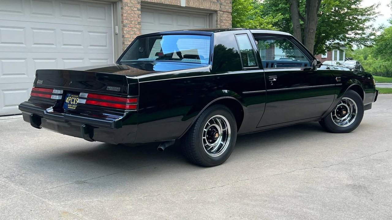 1987 Buick Grand National - Image 29 of 31