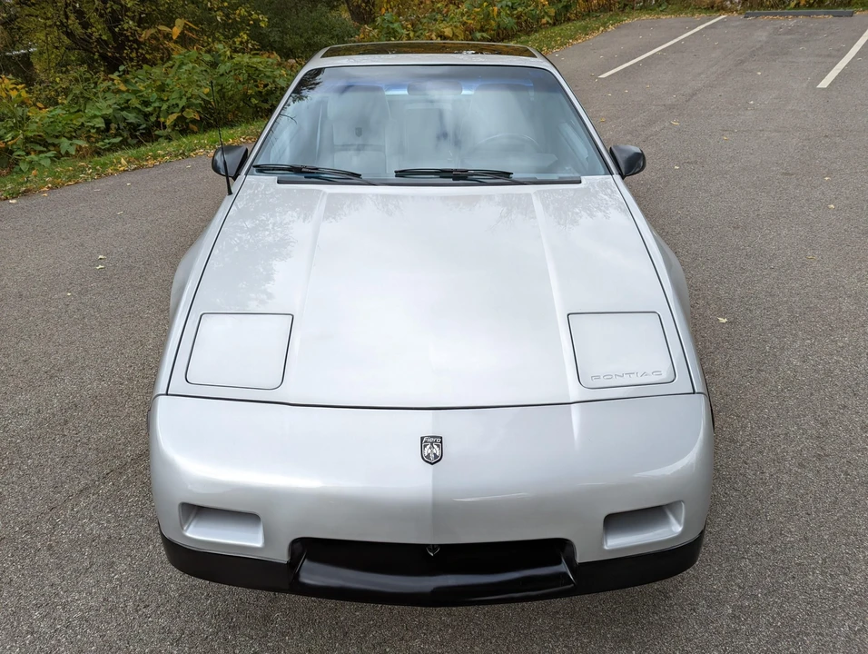 1987 Pontiac Fiero - Image 4 of 31