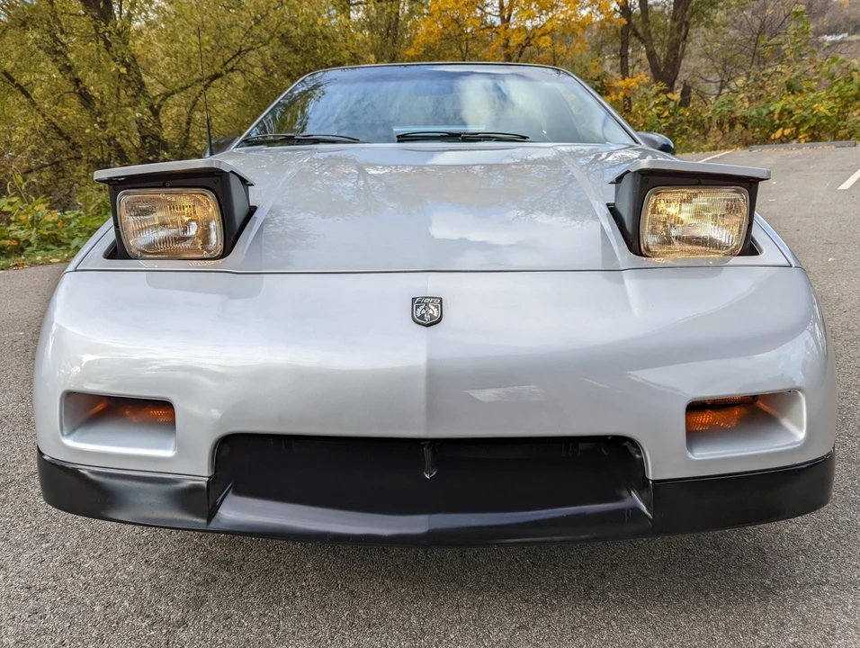 1987 Pontiac Fiero - Image 5 of 31