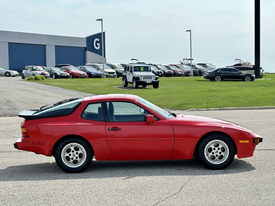 1987 Porsche 944 - Image 16 of 31