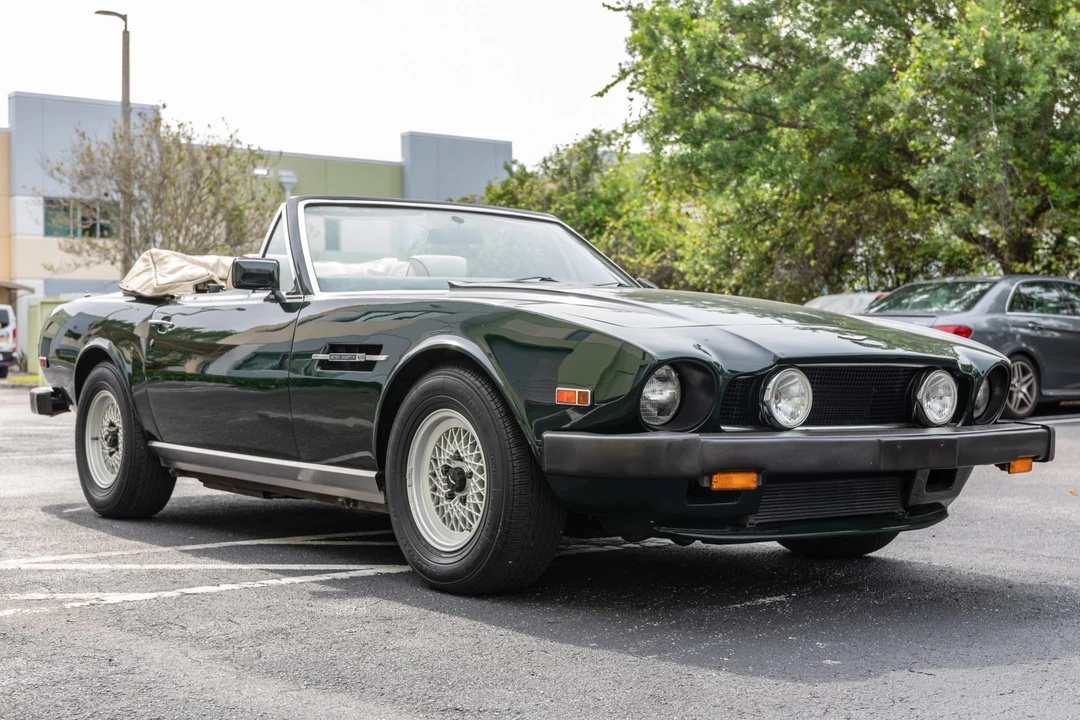 1988 Aston Martin DBS V8 & V8 & V8 Vantage - Image 17 of 31