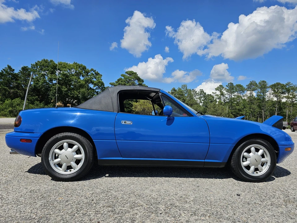 1990 Mazda NA MX-5 Miata - Image 25 of 31
