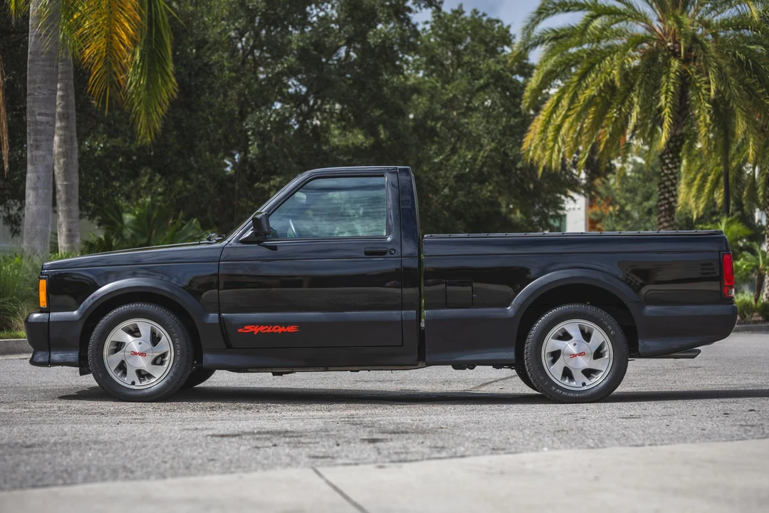 1991 GMC Syclone - Image 5 of 31