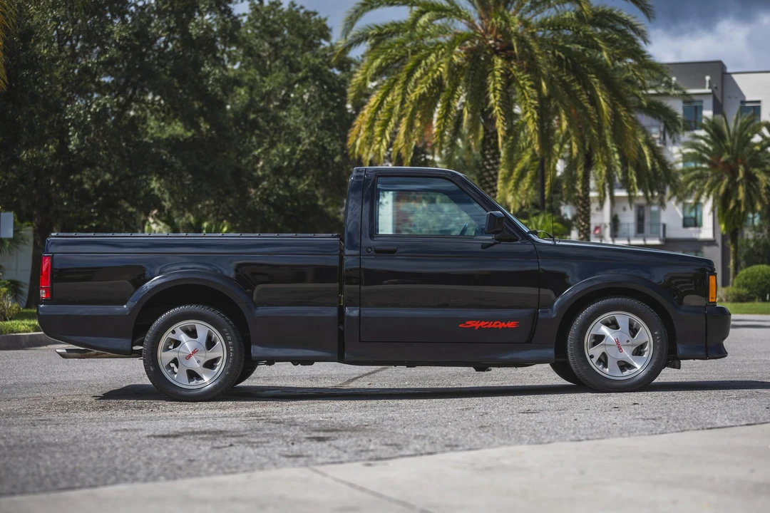 1991 GMC Syclone - Image 8 of 31