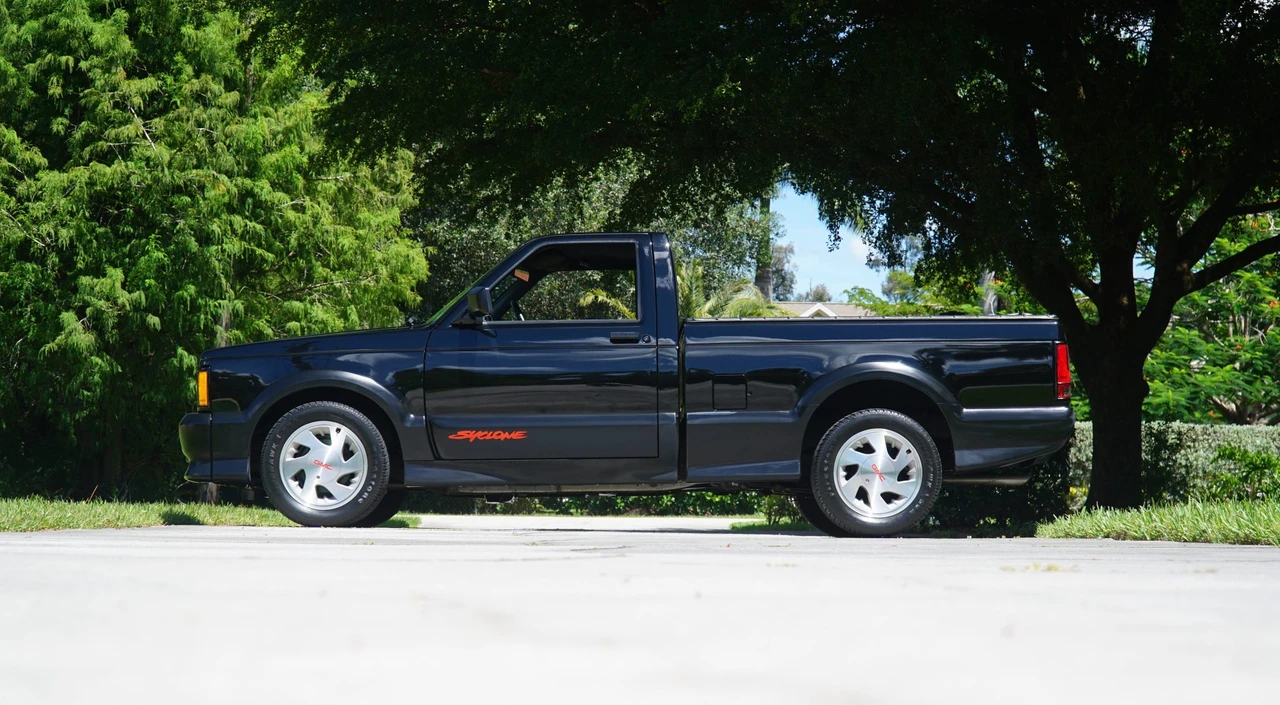 1991 GMC Syclone - Image 6 of 31