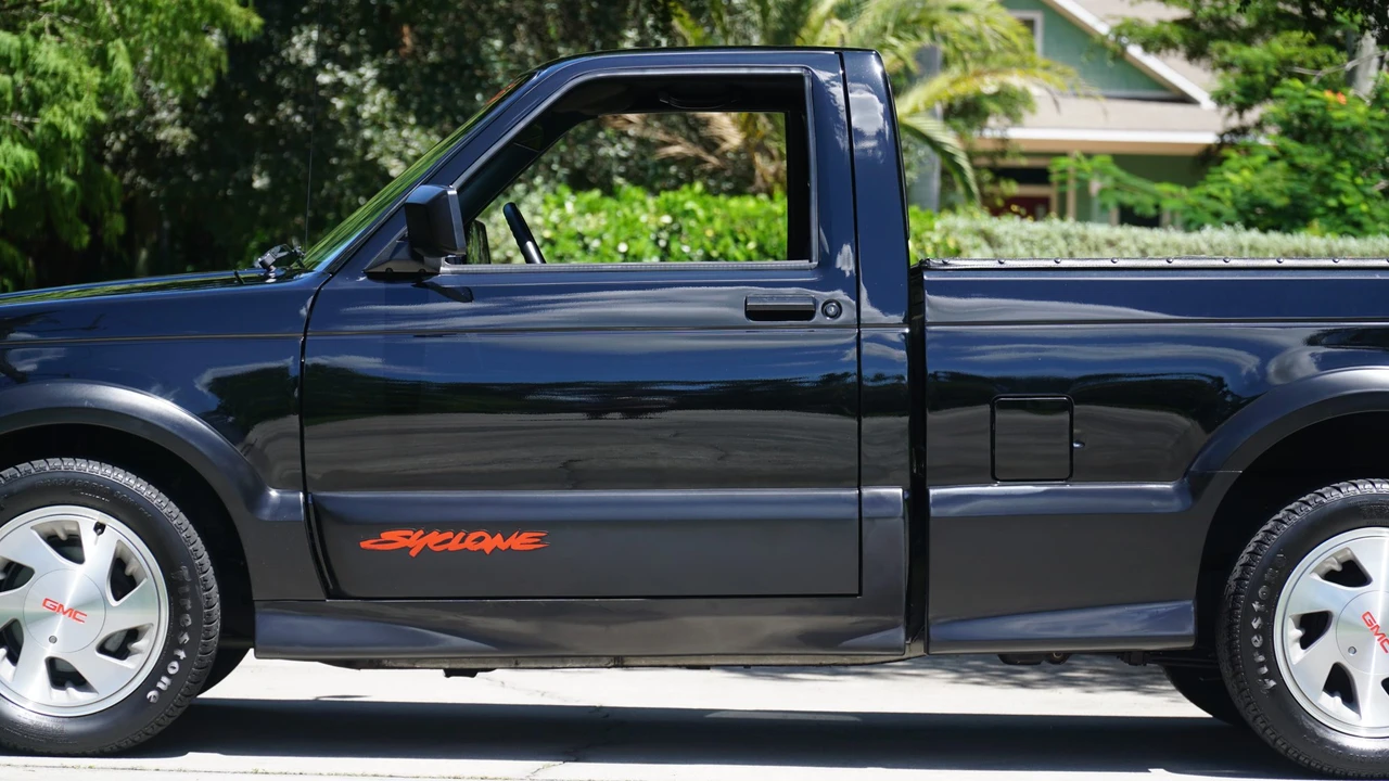 1991 GMC Syclone - Image 26 of 31