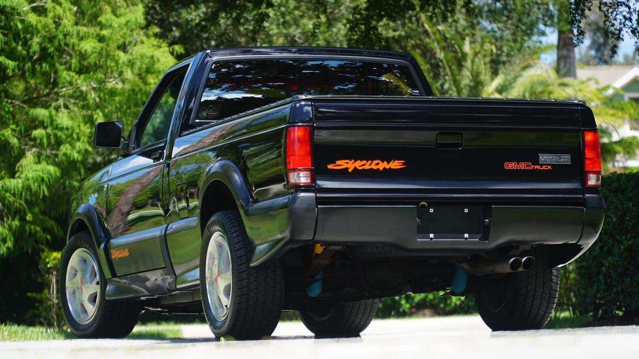 1991 GMC Syclone - Image 10 of 31
