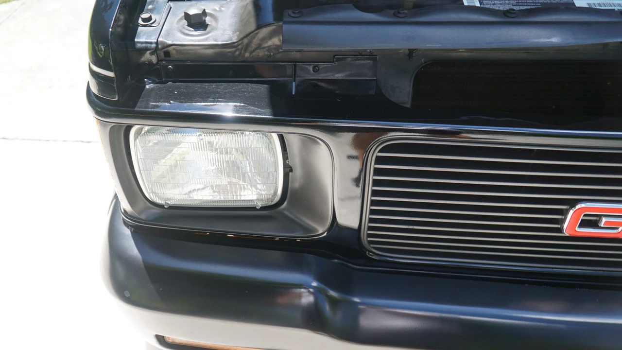 1991 GMC Syclone - Image 29 of 31