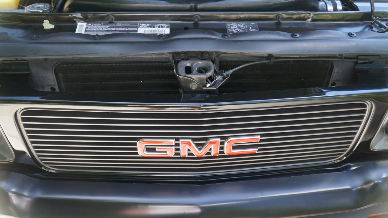 1991 GMC Syclone - Image 28 of 31