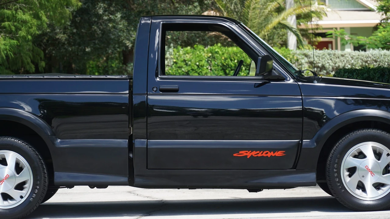 1991 GMC Syclone - Image 25 of 31