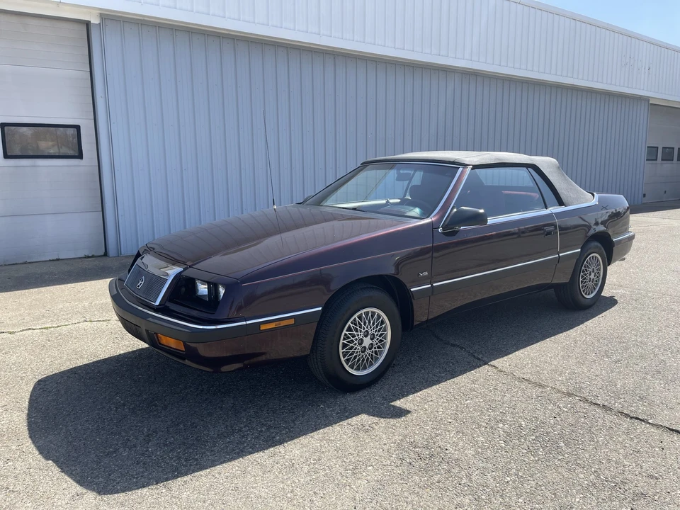 1992 Chrysler LeBaron - Image 17 of 31