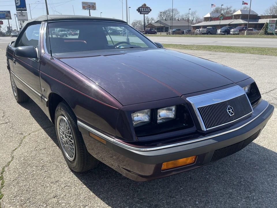 1992 Chrysler LeBaron - Image 14 of 31