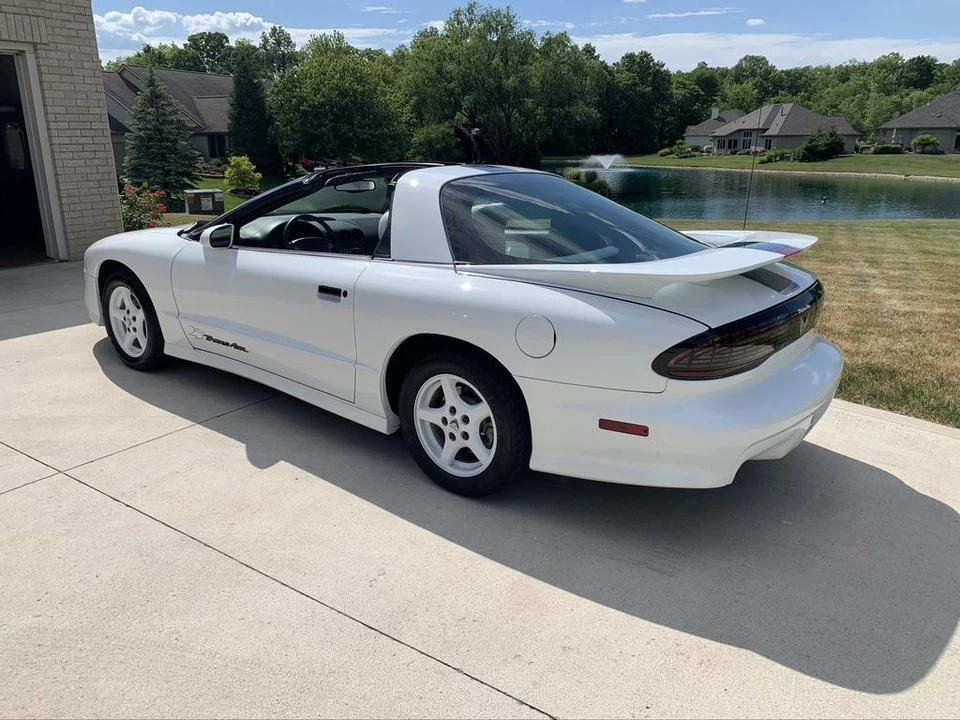 1994 Pontiac Firebird Trans Am 4th Gen - Image 11 of 31