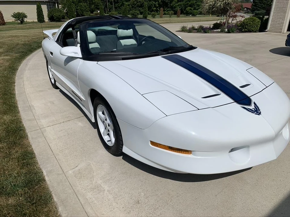 1994 Pontiac Firebird Trans Am 4th Gen - Image 2 of 31