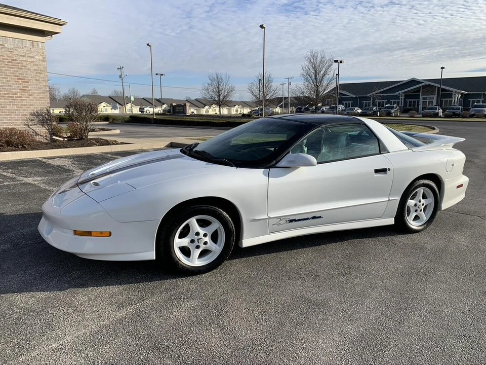1994 Pontiac Firebird Trans Am 4th Gen - Image 16 of 31