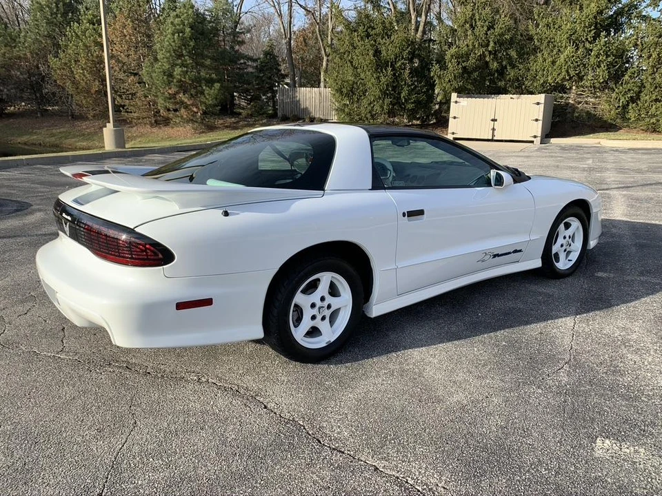 1994 Pontiac Firebird Trans Am 4th Gen - Image 5 of 31
