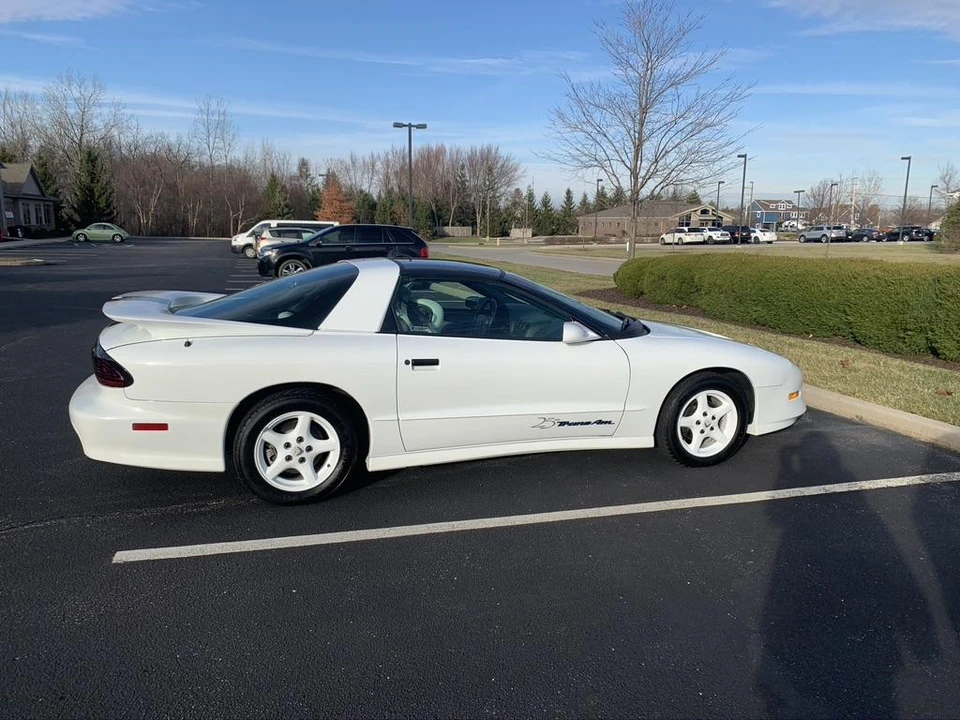 1994 Pontiac Firebird Trans Am 4th Gen - Image 4 of 31