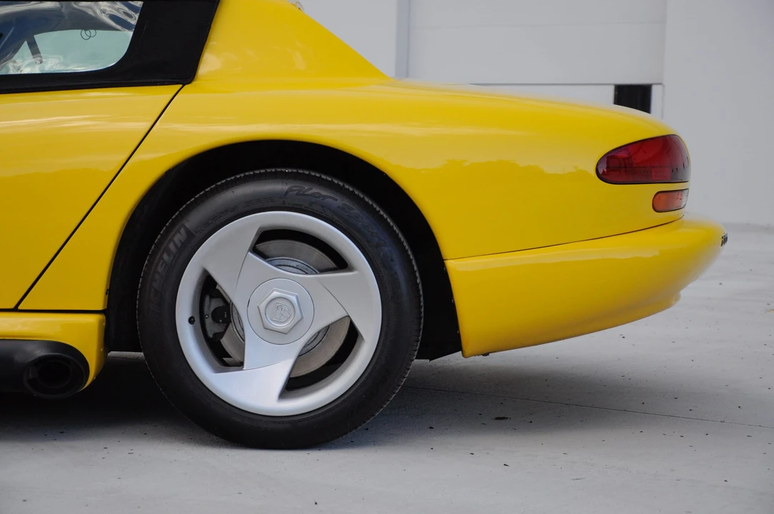 1995 Dodge Viper 1st Gen - Image 25 of 31