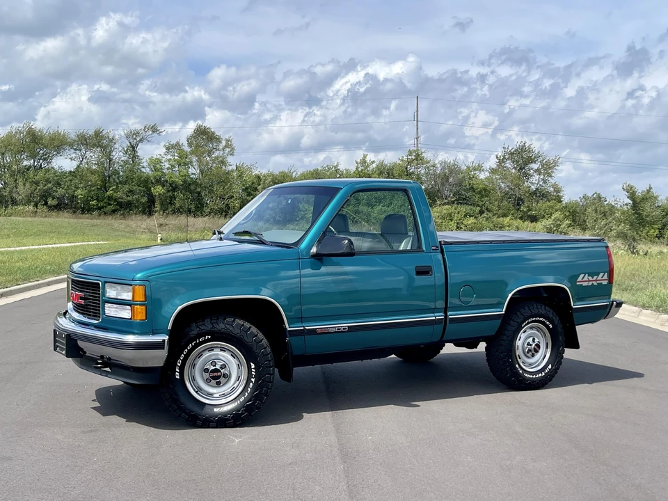 1995 GMC Sierra 1st Gen - Image 2 of 31