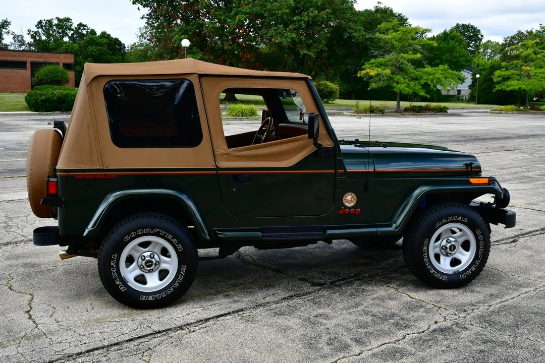 1995 Jeep YJ Wrangler - Image 5 of 31
