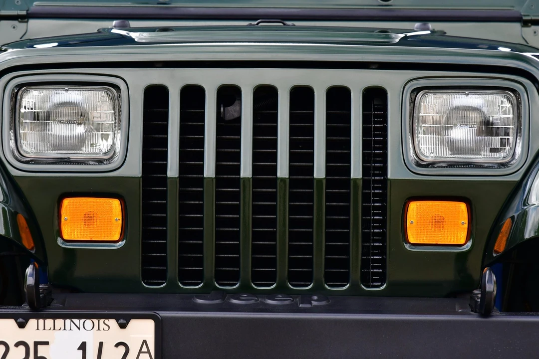 1995 Jeep YJ Wrangler - Image 10 of 31