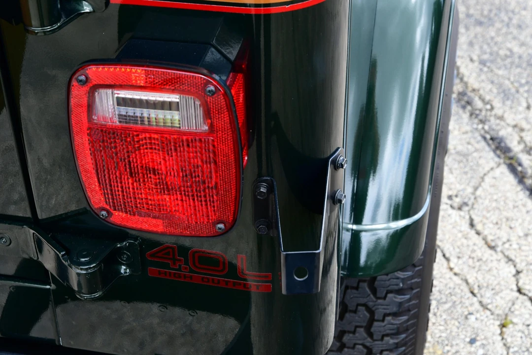 1995 Jeep YJ Wrangler - Image 15 of 31