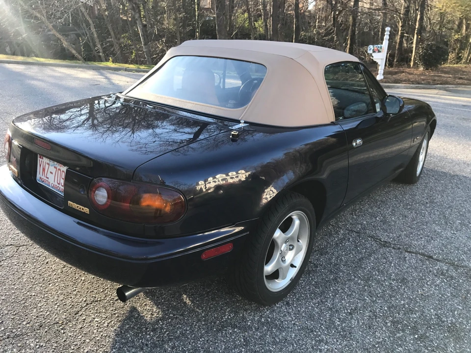 1996 Mazda NA MX-5 Miata - Image 26 of 31