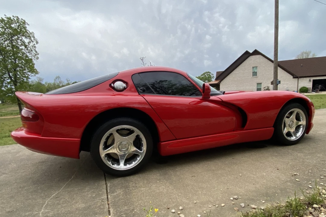 1997 Dodge Viper GTS 2nd Gen - Image 16 of 31