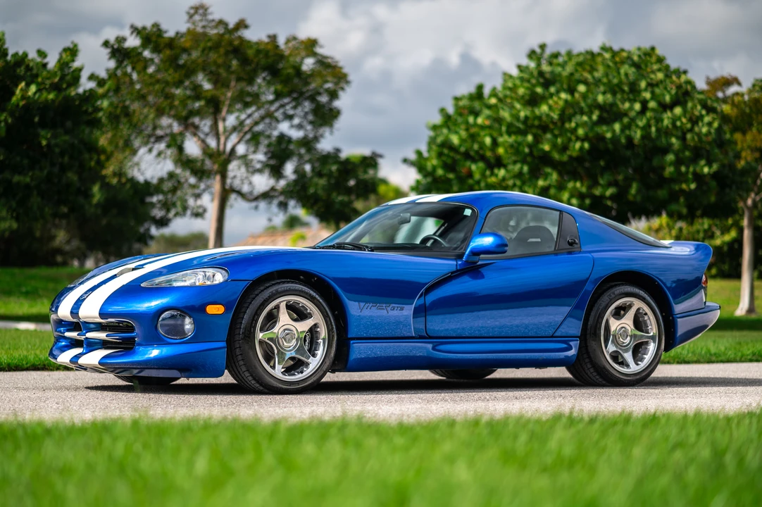 1997 Dodge Viper GTS 2nd Gen - Image 2 of 31