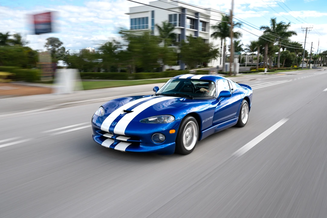 1997 Dodge Viper GTS 2nd Gen - Image 10 of 31