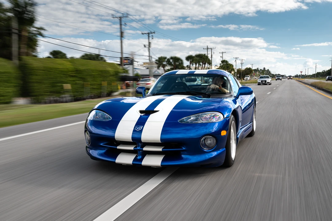 1997 Dodge Viper GTS 2nd Gen - Image 11 of 31