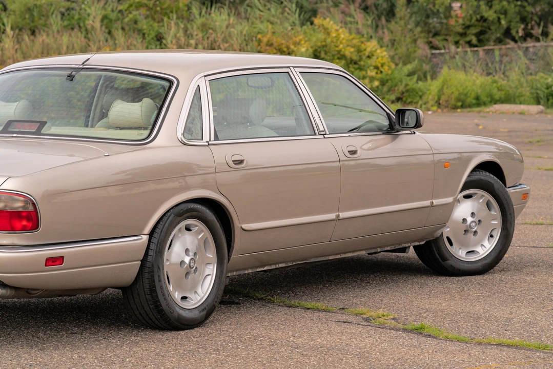 1997 Jaguar X300 XJ - Image 31 of 31