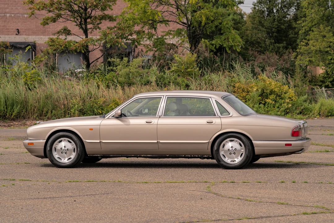 1997 Jaguar X300 XJ - Image 14 of 31