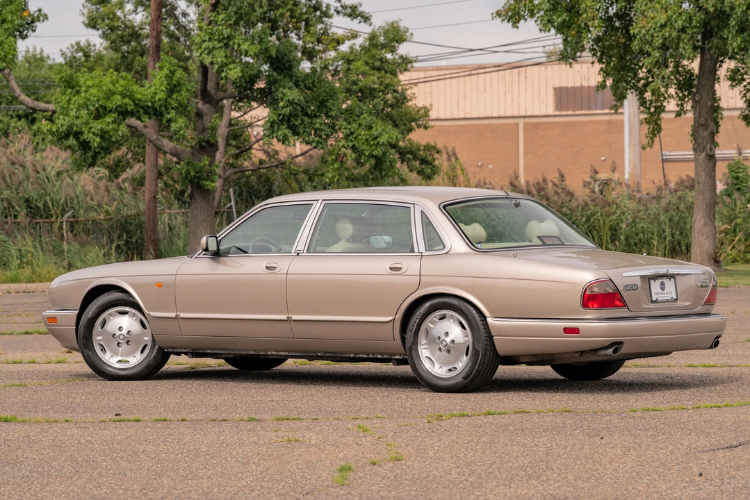 1997 Jaguar X300 XJ - Image 18 of 31