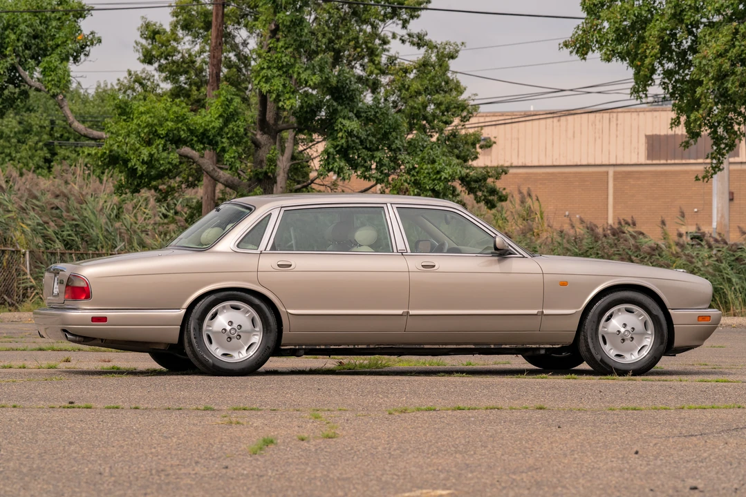 1997 Jaguar X300 XJ - Image 15 of 31