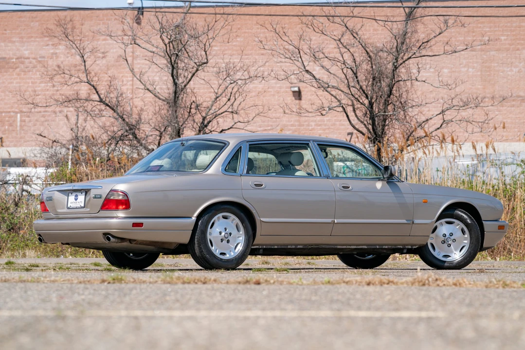 1997 Jaguar X300 XJ - Image 16 of 31