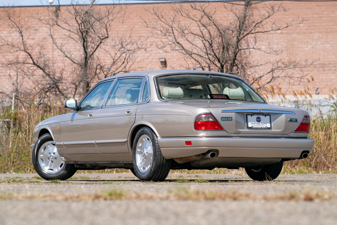 1997 Jaguar X300 XJ - Image 12 of 31