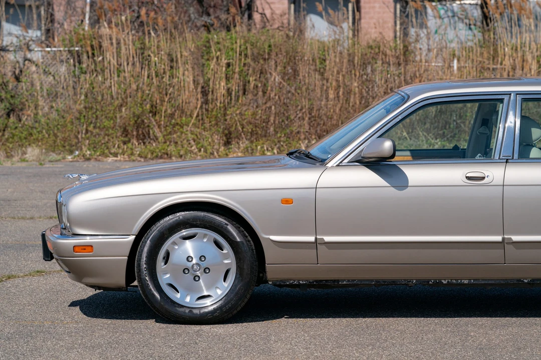 1997 Jaguar X300 XJ - Image 24 of 31